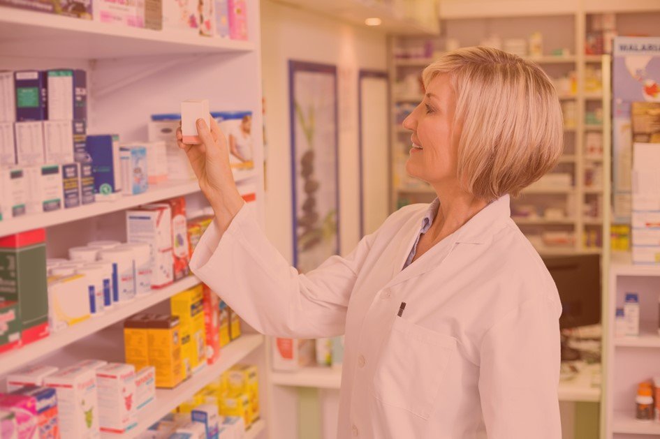 Os pontos quentes da farmácia são definidos pelo caminho do consumidor dentro da loja durante as compras.  Ao observar como o cliente percorre as áreas da farmácia é possível planejar estratégias de trade marketing que possibilitem o aumento no volume de vendas.